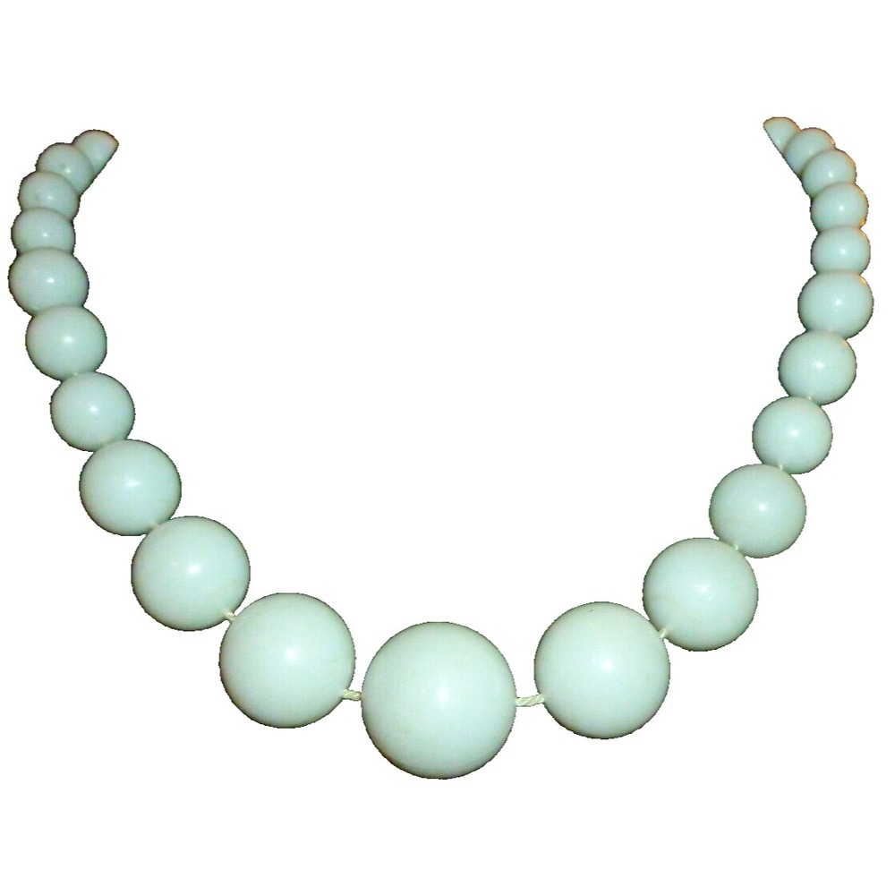 Vintage White Milk Glass Graduated Bead Knotted Necklace 17 Inch Retro Jewelry